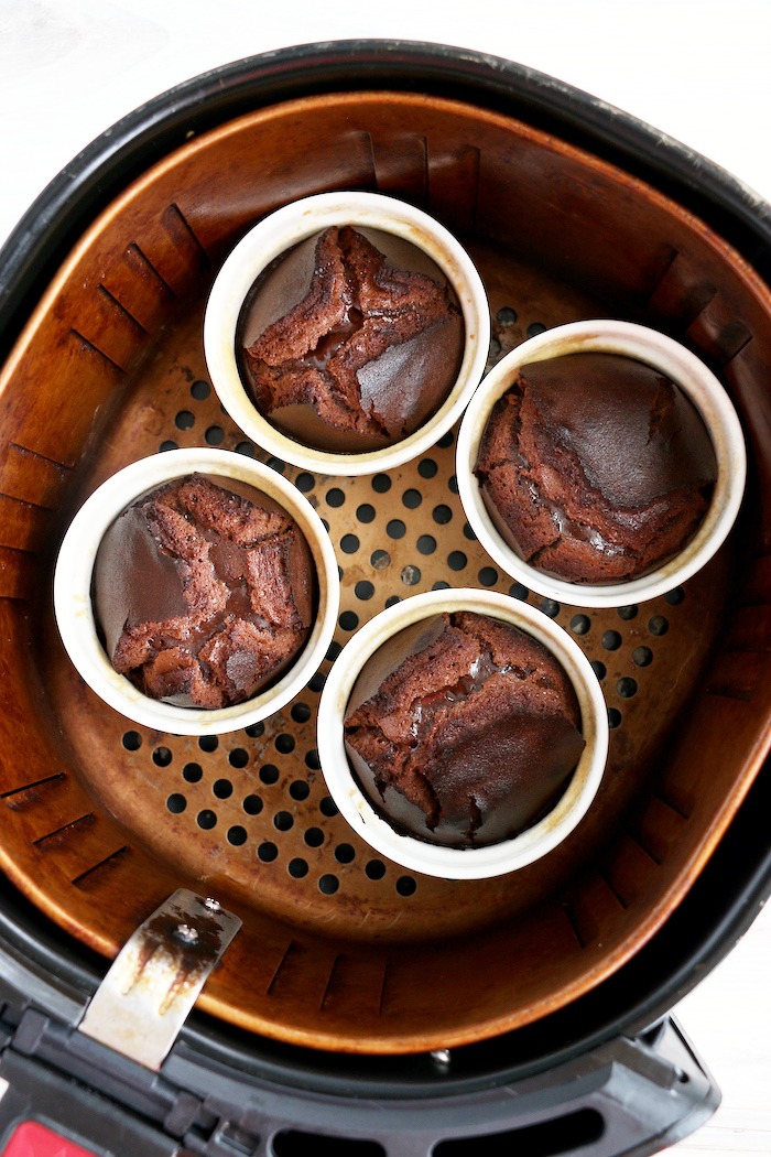 molten lava cakes in air fryer