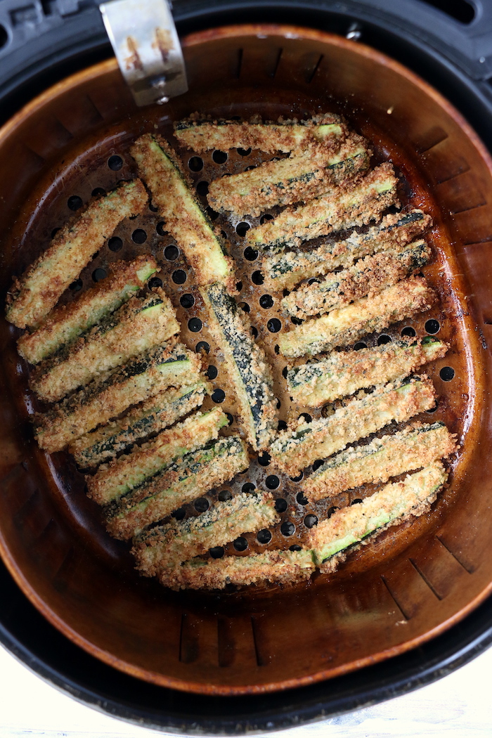 cooked zucchini fries in air fryer
