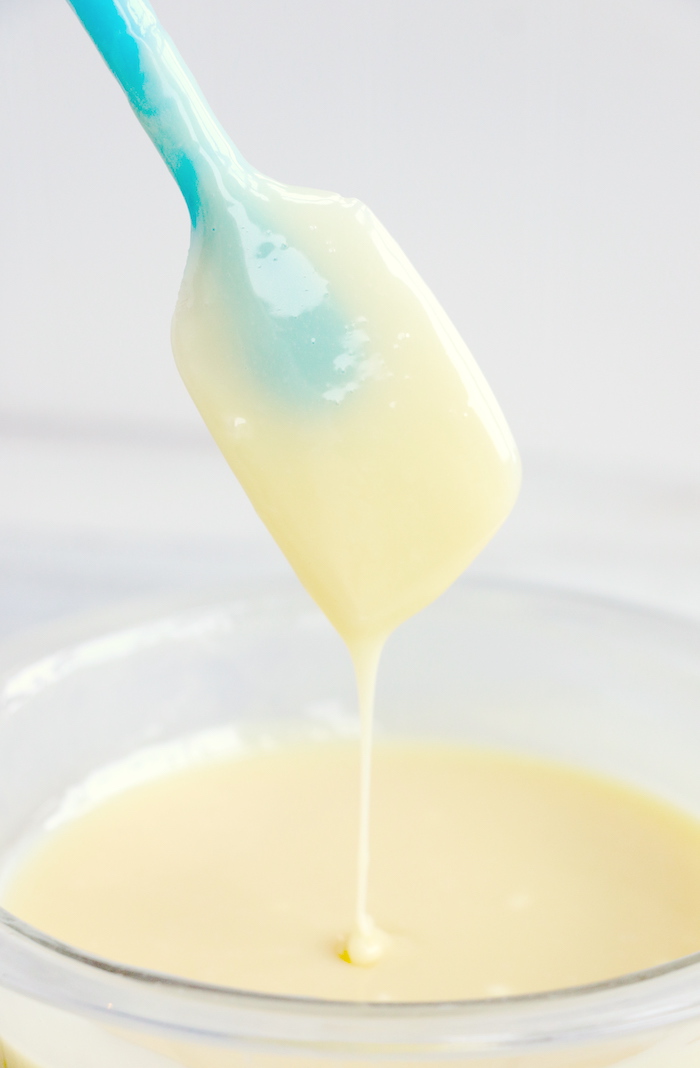 Melted white chocolate chips