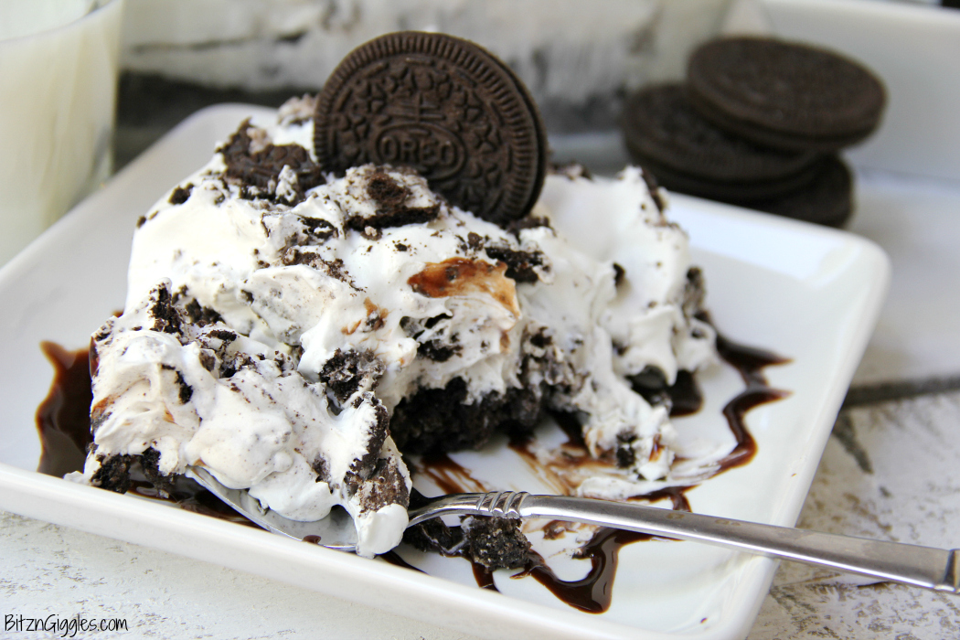 Cookies and Cream Oreo Dessert - For all the Oreo cookie lovers out there, this easy, no-bake dessert is sure to make it onto the family favorite dessert list!