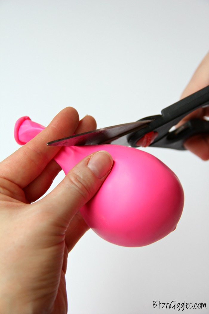 Kids Squeeze Ball - Stress ball, squishy ball whatever you'd like to call it. This toy keeps kids busy for hours and they are simple to make!