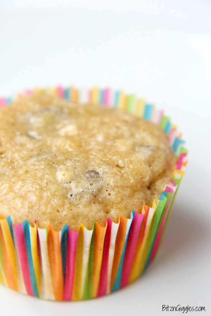 Dog Cupcakes - Easy Banana Cupcakes for Dogs! These pupcakes are perfect for your dog's birthday or even just those times you want to bake a special treat for your furry family member!