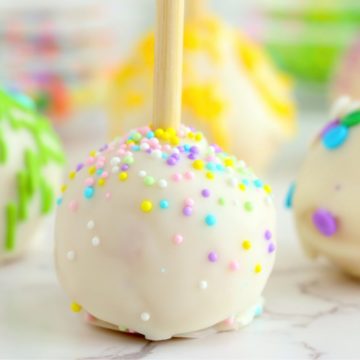 cake pops decorated for Easter
