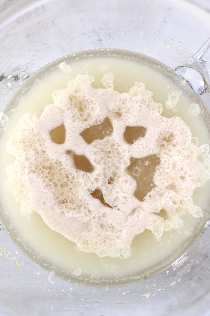 Easy Dinner Rolls - Delicious, freshly baked dinner rolls that come together easily for a holiday celebration or no-fuss weeknight meal!