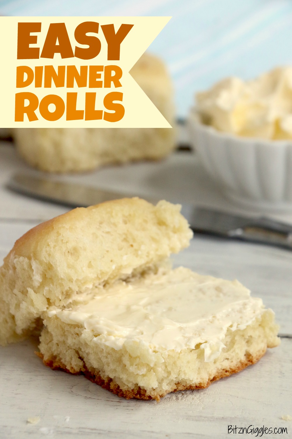 Easy Dinner Rolls - Delicious, freshly baked dinner rolls that come together easily for a holiday celebration or no-fuss weeknight meal!