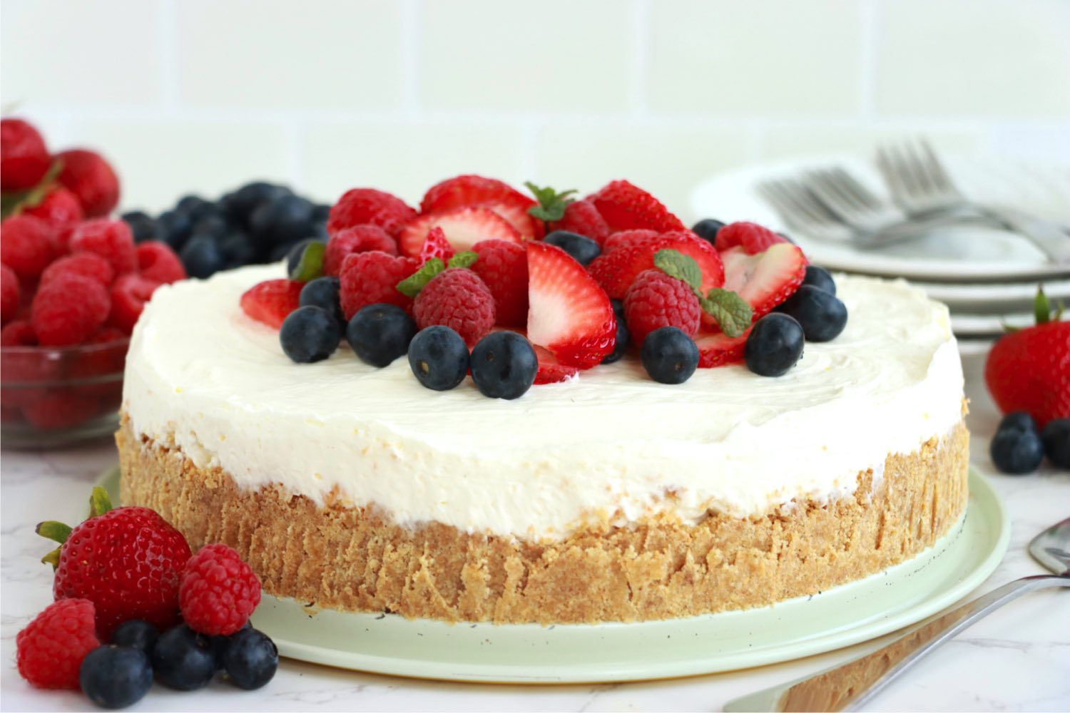 beautiful fruit topped cheesecake