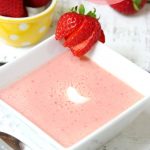 Easy Strawberry Soup - A light, cool and refreshing dessert or appetizer featuring fresh strawberries and vanilla yogurt! So yummy for the summertime!