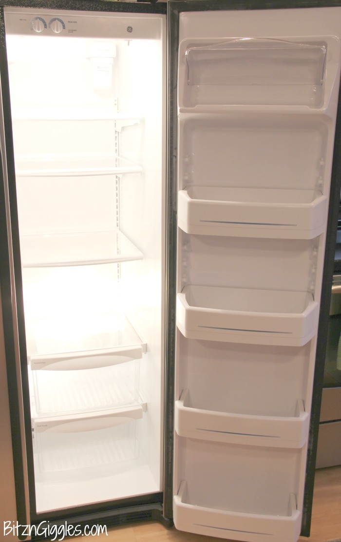Simple Steps to a Clean Refrigerator - Deep cleaning and organizing the fridge isn't always a ton of fun but by following a few simple steps you'll be opening the door for friends and neighbors because you're proud of what's inside!
