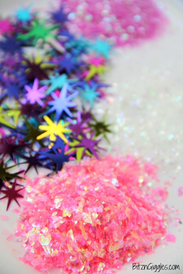 Glowing Fairy Bottle - A beautiful glittery, water-filled jar that illuminates and glows in the dark. A simple craft that mesmerizes both adults and children!