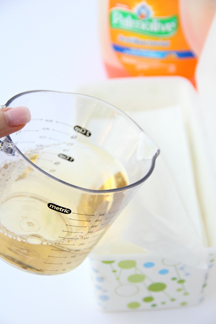 Homemade Disinfecting Wipes - If you love Clorox Disinfecting Wipes, you're going to love this DIY version! Affordable enough to keep a container in every room of your house!