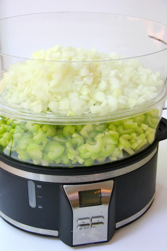 Big Batch Homemade Chili - A flavorful, yet mild chili, perfect for parties and gatherings. This chili is a family favorite and serves a crowd!