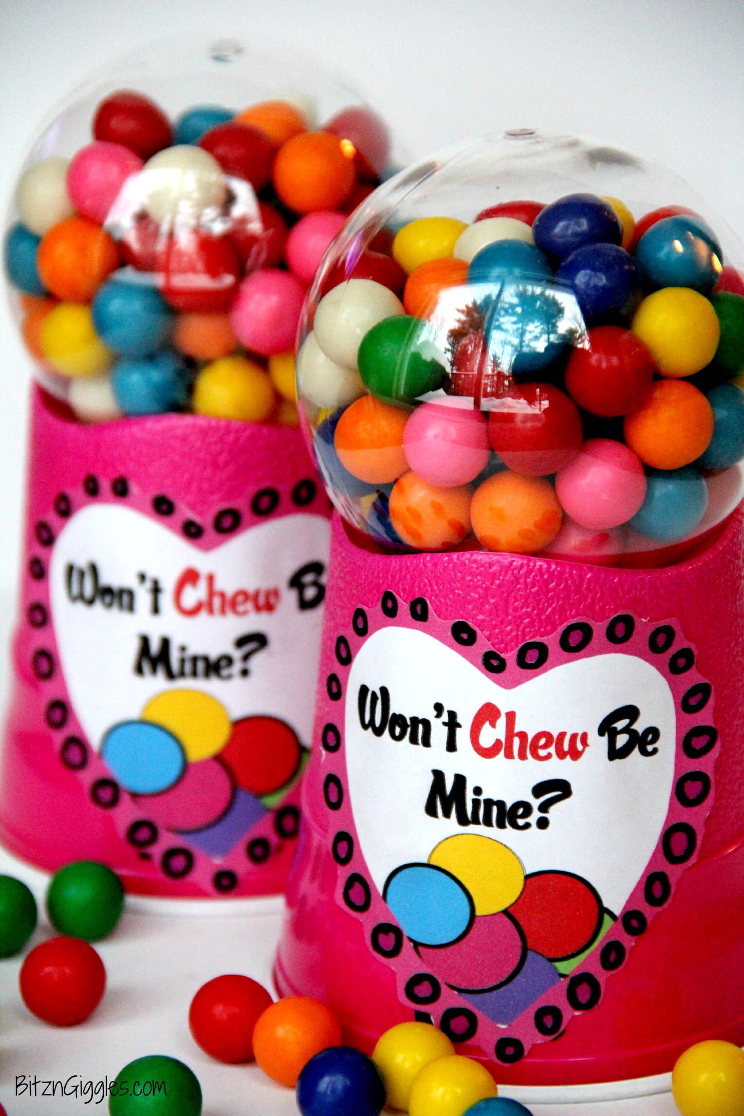 Valentine Bubblegum Machines - These DIY bubblegum machines are sure to make your Valentine smile!! They're so easy to make!