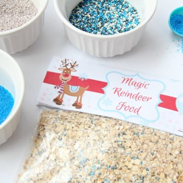 Magic Reindeer Food With Free Printable - Kids will love to sprinkle this Magic Reindeer Food in their yard to guide the reindeer to their home on Christmas Eve. Includes recipe + FREE printable bag topper!
