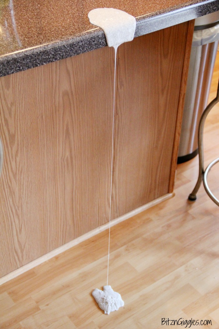 How to Make Magnetic Slime -Wondering how to make slime with magnetic qualities? This step-by-step tutorial is so helpful and even includes a video!