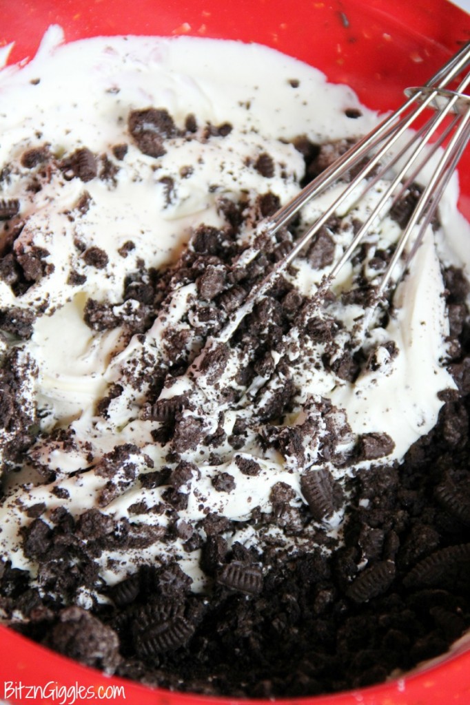 Oreo Sundae Pie - Bitz & Giggles