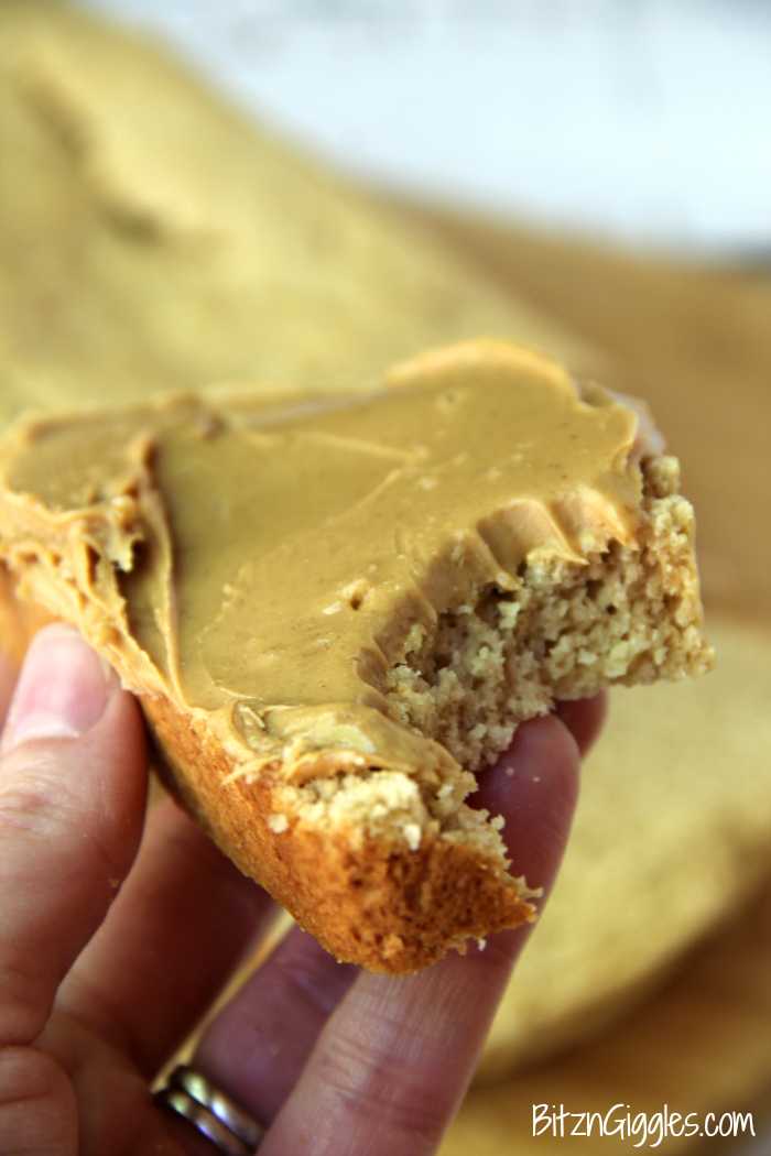 Peanut Butter Bread - Only 6 ingredients and so easy and quick to bake! Goes great with grape jelly, chocolate spread or just plain old peanut butter!