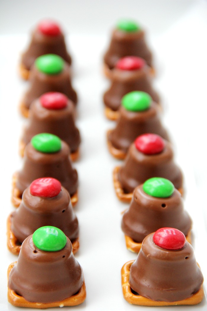 Peanut Butter Pretzel Bites - The whole family will love this simple and quick, three-ingredient sweet and salty treat. Great for gift giving as well!