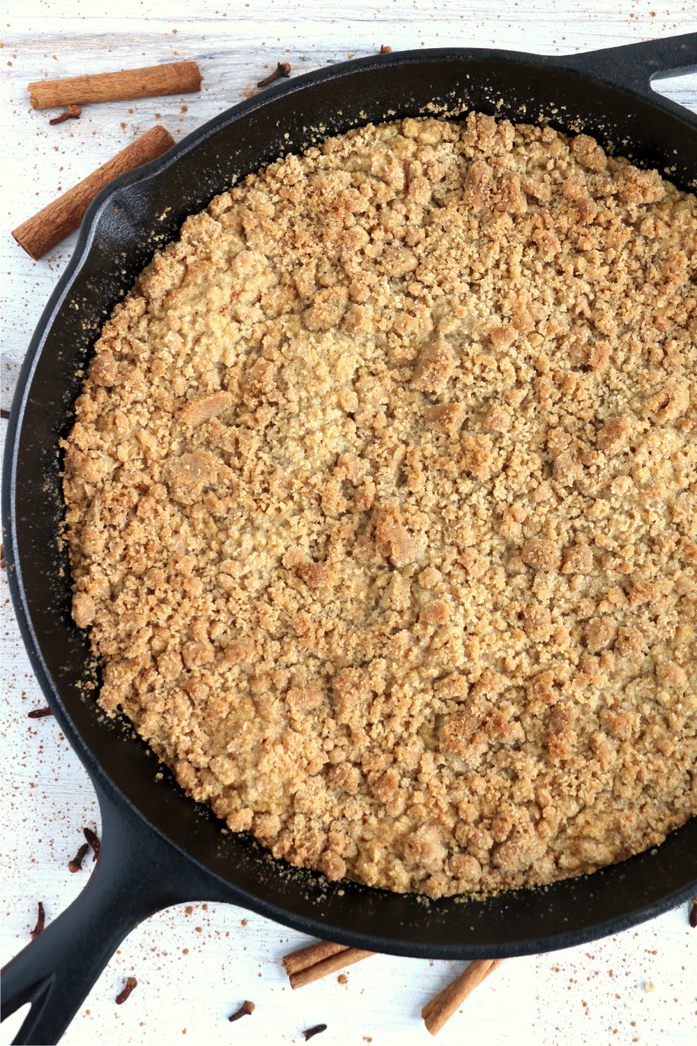 streusel topping on baked pumpkin crisp