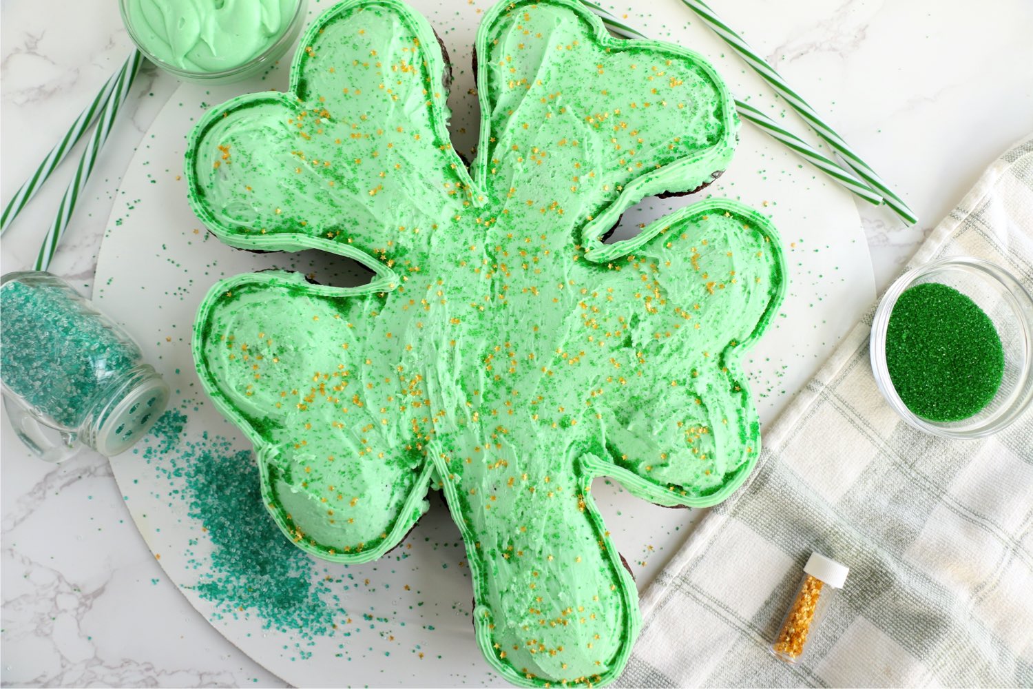 cake in the shape of a four leaf clover