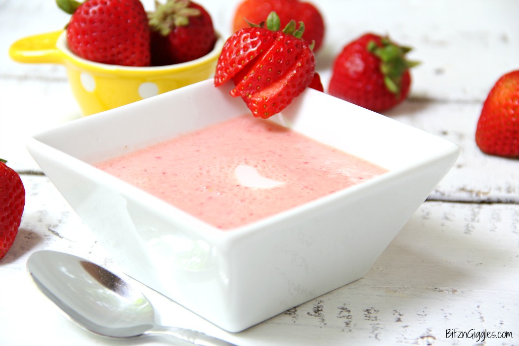 Easy Strawberry Soup - A light, cool and refreshing dessert or appetizer featuring fresh strawberries and vanilla yogurt! So yummy for the summertime!