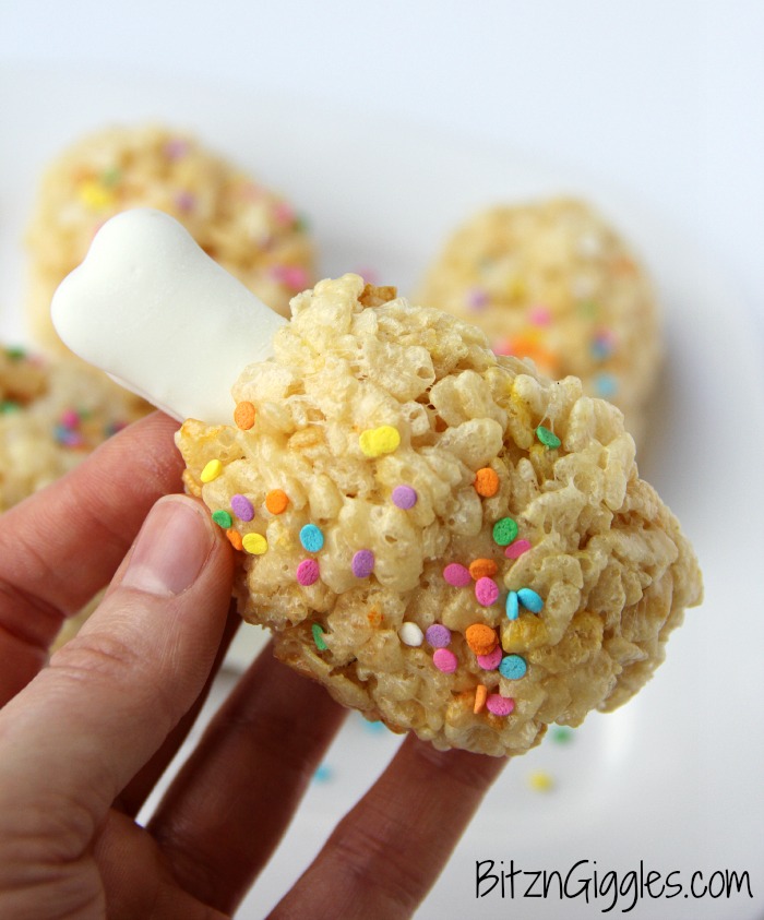 Turkey Leg Treats - A super fun Thanksgiving twist on rice krispie treats that will delight the kids.