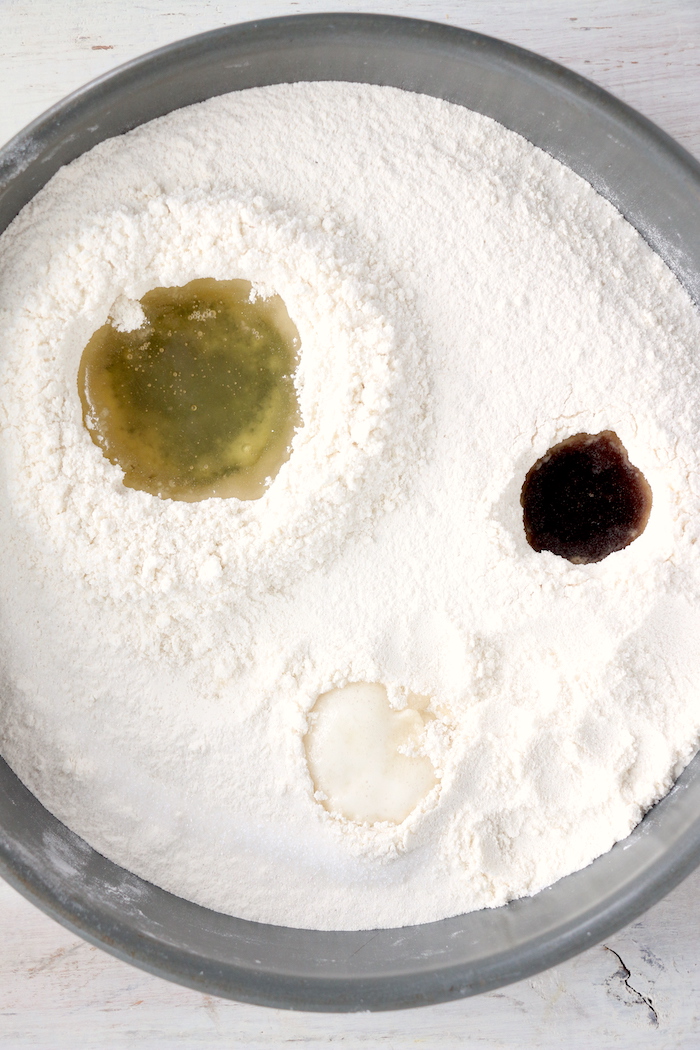 flour with vegetable oil, vanilla and vinegar