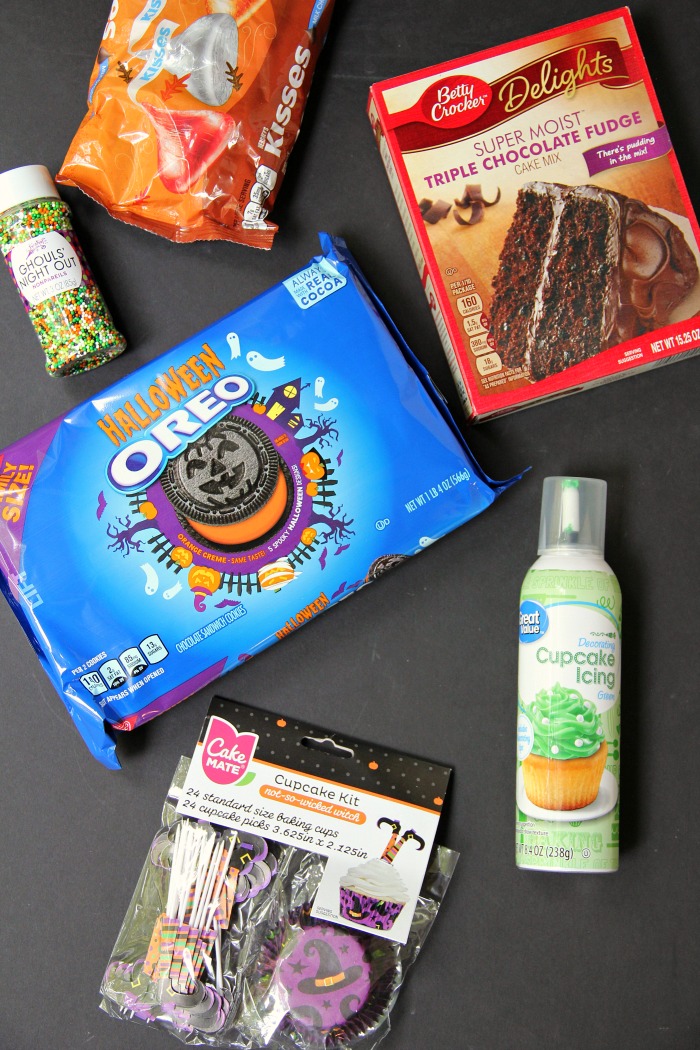 Easy Wicked Witch Cupcakes - These Halloween witch cupcakes are so easy to create. They look so professional yet they go together quickly with a few simple hacks!